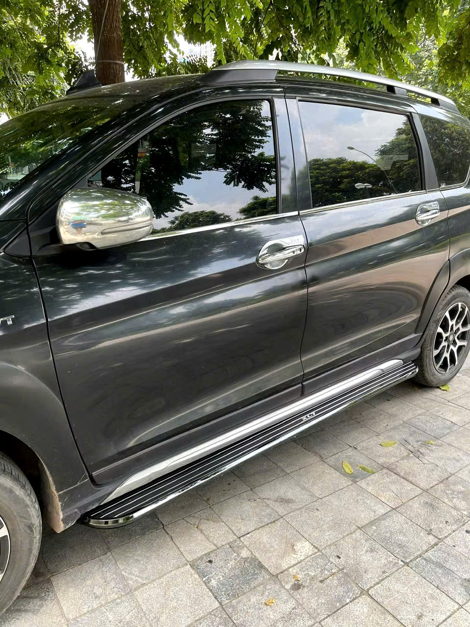 Bậc lên xuống, bệ bước chân cho xe Suzuki XL7 hàng cao cấp, trang tri xe đẹp, khỏe khoắn