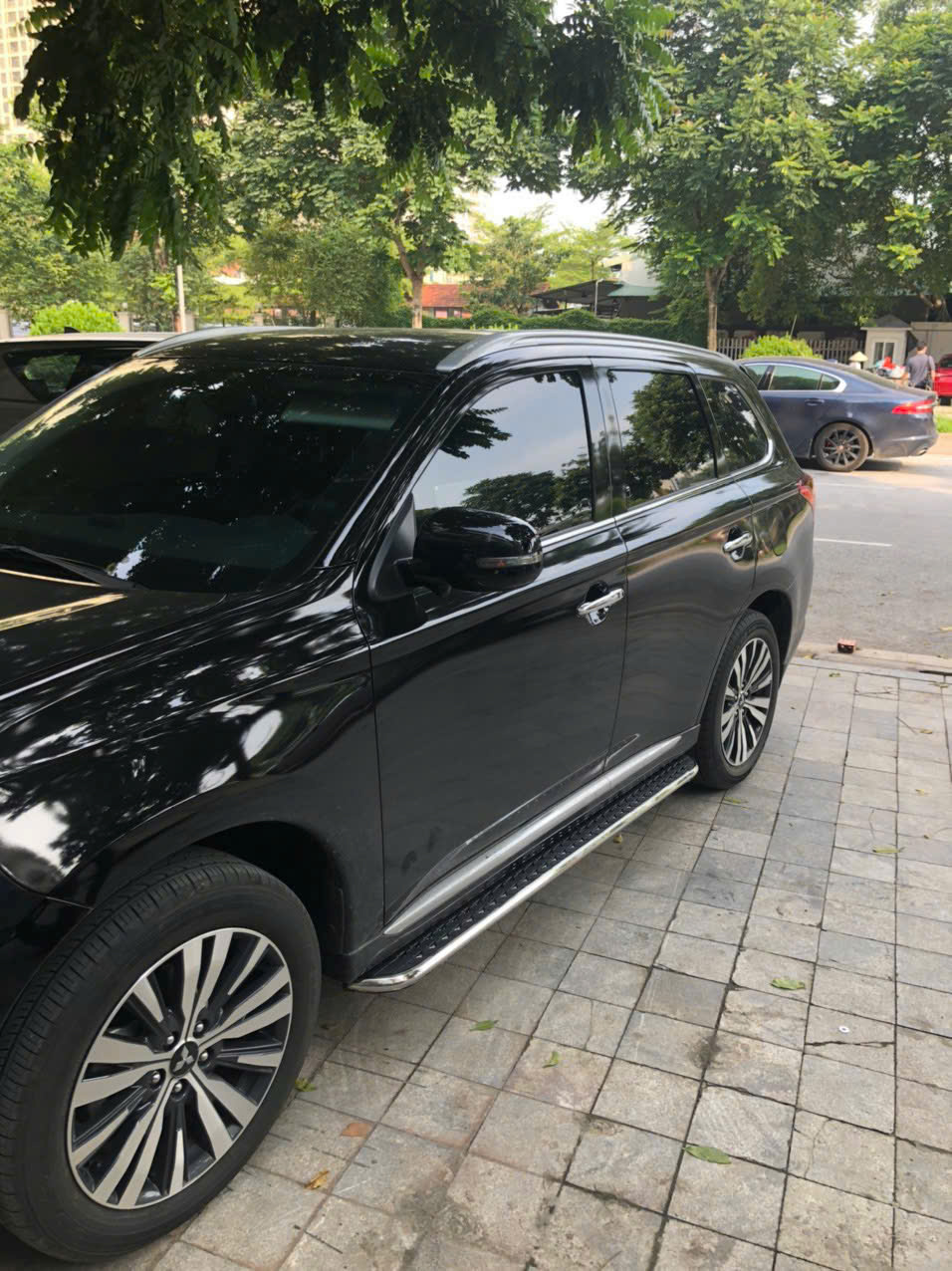 Bậc lên xuống, bệ bước chân ô tô Mitsubishi Outlander 2017 - 2022
