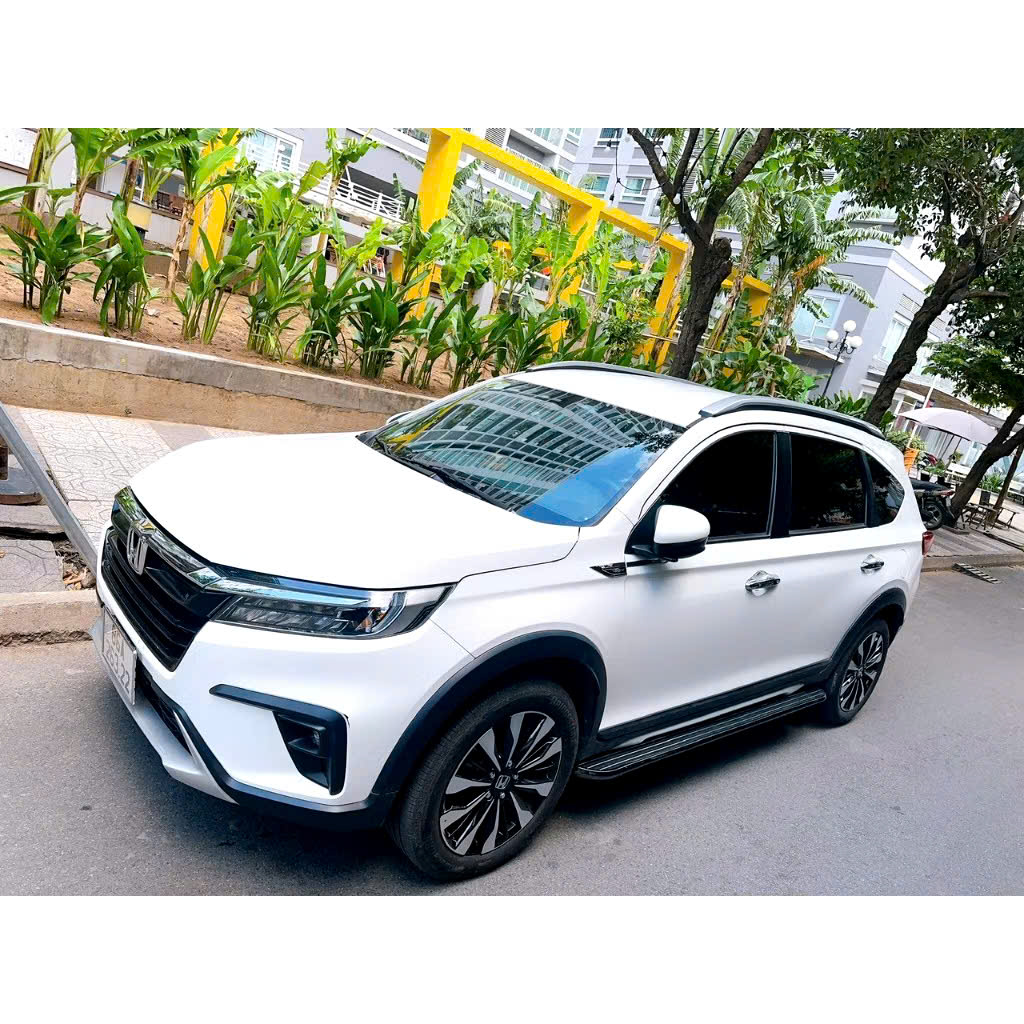 Bậc lên xuống, bệ bước chân xe Honda BRV mới nhất. CAO CẤP, lên xuống dễ dàng, thiết kế hiện đại