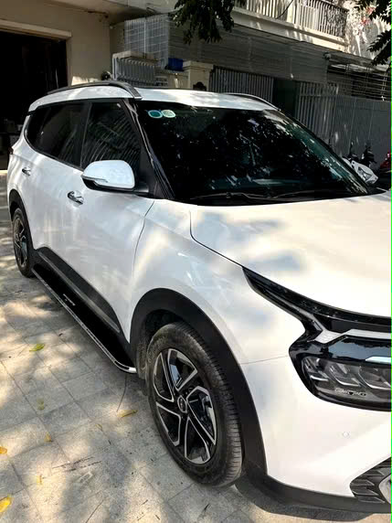 Bậc lên xuống, bậc bước chân cho xe Kia Carens, lên xuống dễ dàng an toàn cho người già và trẻ nhỏ